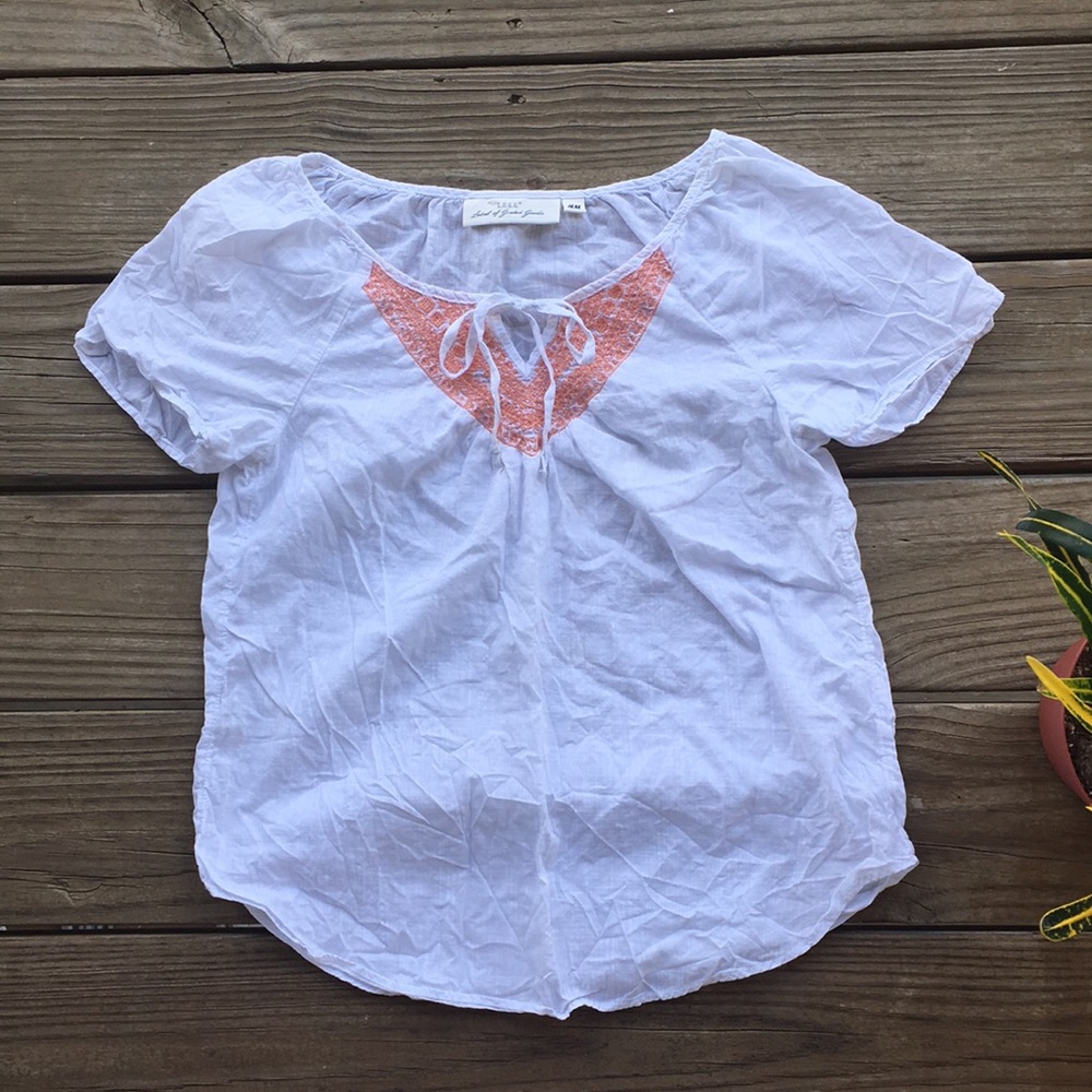 White short sleeved blouse